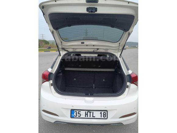 2015 model Hyundai i20 1.2 Style Cam tavanlı