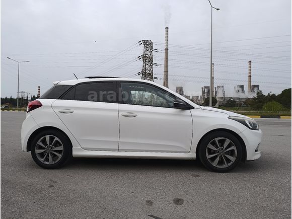 2015 model Hyundai i20 1.2 Style Cam tavanlı