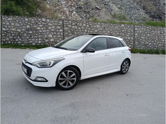 2015 model Hyundai i20 1.2 Style Cam tavanlı