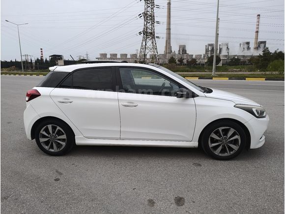 2015 model Hyundai i20 1.2 Style Cam tavanlı