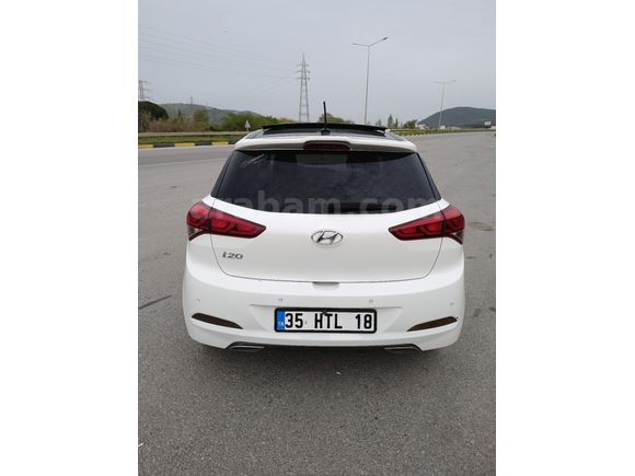 2015 model Hyundai i20 1.2 Style Cam tavanlı
