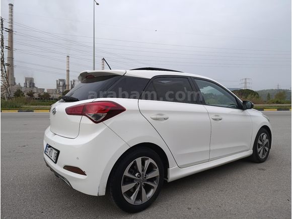 2015 model Hyundai i20 1.2 Style Cam tavanlı