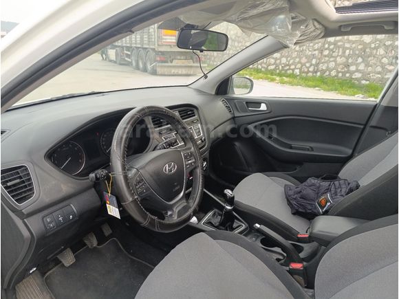 2015 model Hyundai i20 1.2 Style Cam tavanlı