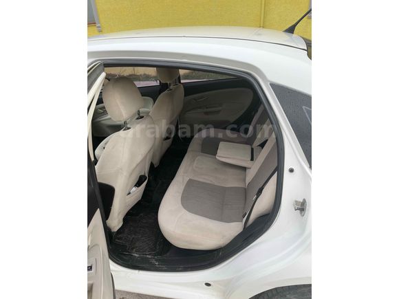 Sahibinden Fiat Linea 1.3 Multijet Lounge 2015 Model  216.000 km Beyaz