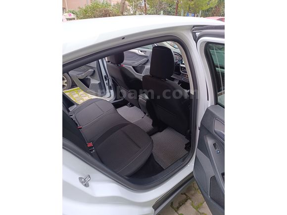 Sahibinden Ford Focus 1.5 EcoBlue Titanium Stil 2025 Model kış paketi ful orjinal