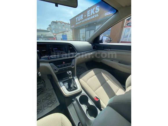 Sahibinden Hyundai Elantra 1.6 CRDi Style Plus 2017 Model 