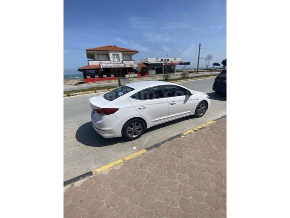 Sahibinden Hyundai Elantra 1.6 CRDi Style Plus 2017 Model 