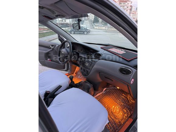 Ford Focus 1.6 Ghia  Sanruflu