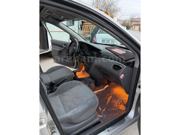 Ford Focus 1.6 Ghia  Sanruflu