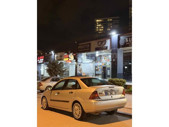 Ford Focus 1.6 Ghia  Sanruflu