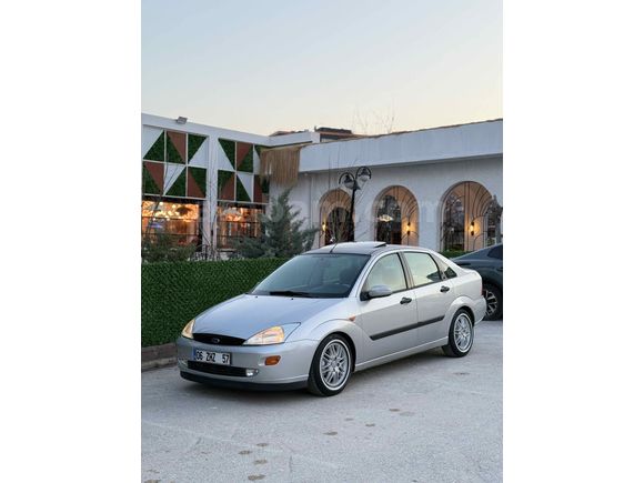 Ford Focus 1.6 Ghia  Sanruflu