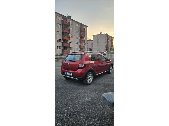 Sahibinden Dacia Sandero 1.5 dCi Stepway 2015 Model  710.000 km Kırmızı