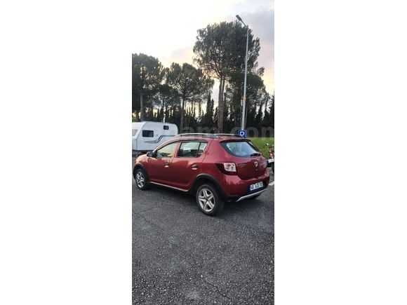 Sahibinden Dacia Sandero 1.5 dCi Stepway 2015 Model  710.000 km Kırmızı
