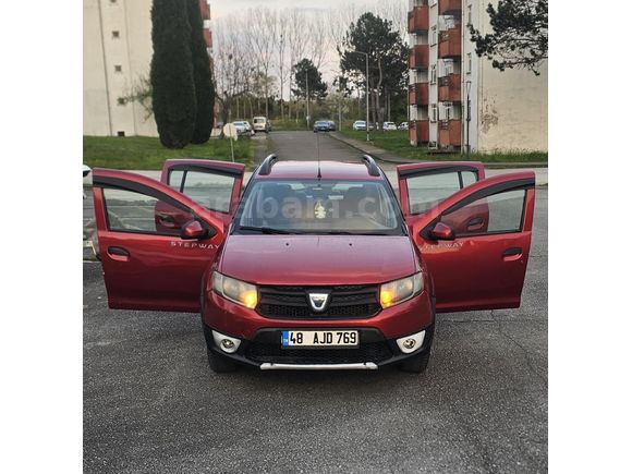 Sahibinden Dacia Sandero 1.5 dCi Stepway 2015 Model  710.000 km Kırmızı