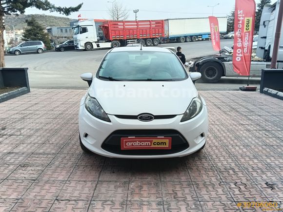 Galeriden Ford Fiesta 1.4 TDCi Trend 2012 Model Antalya 246.592 km Beyaz