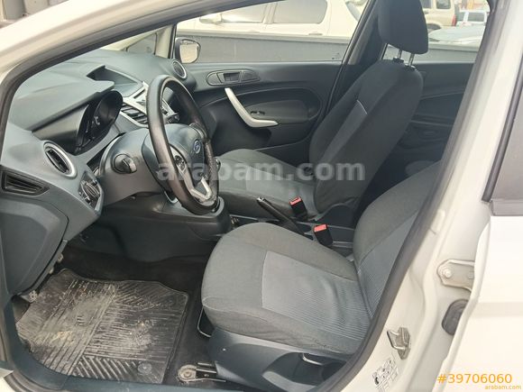 Galeriden Ford Fiesta 1.4 TDCi Trend 2012 Model Antalya 246.592 km Beyaz