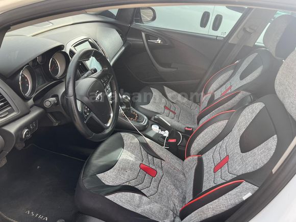Sahibinden Opel Astra 1.4 T Edition Plus 2019 Model  205.000 km Beyaz