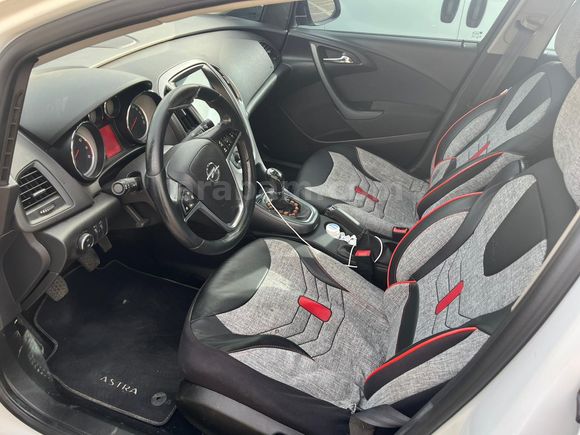 Sahibinden Opel Astra 1.4 T Edition Plus 2019 Model  205.000 km Beyaz