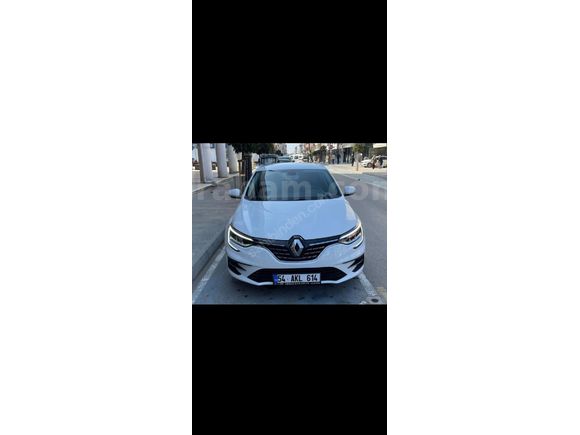 Sahibinden Renault Megane 1.3 TCe Joy Comfort 2022 Model  37.000 km Beyaz