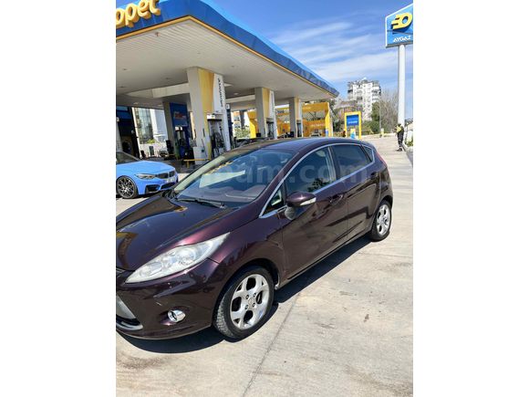 Sahibinden Ford Fiesta 1.4 Titanium 2011 Model  285.000 km Bordo
