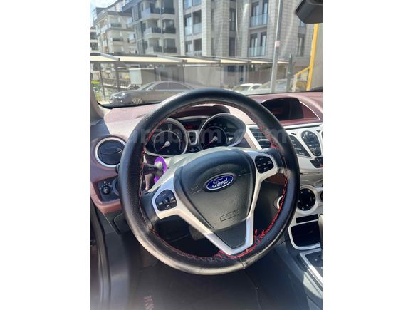 Sahibinden Ford Fiesta 1.4 Titanium 2011 Model  285.000 km Bordo