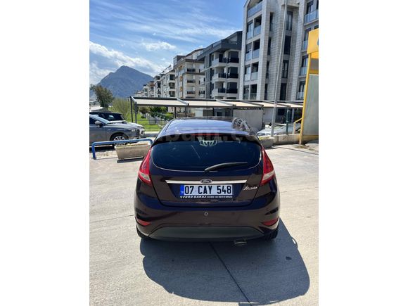Sahibinden Ford Fiesta 1.4 Titanium 2011 Model  285.000 km Bordo