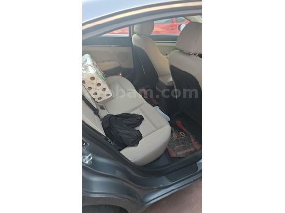 Sahibinden Hyundai Elantra 1.6 D-CVVT Style 2017 Model