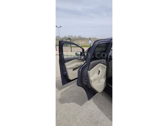 Sıfır tadında sadece 49000 km de.