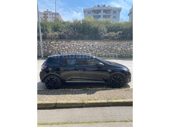 Sahibinden HATASIZ Temiz Aile Aracı-Renault Clio 1.0 TCe Techno Esprit Alpine 2023 Model 