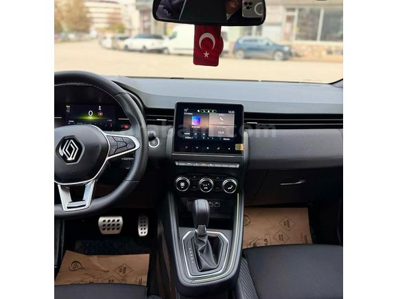 Sahibinden HATASIZ Temiz Aile Aracı-Renault Clio 1.0 TCe Techno Esprit Alpine 2023 Model 