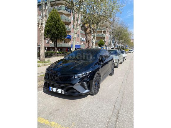 Sahibinden HATASIZ Temiz Aile Aracı-Renault Clio 1.0 TCe Techno Esprit Alpine 2023 Model 