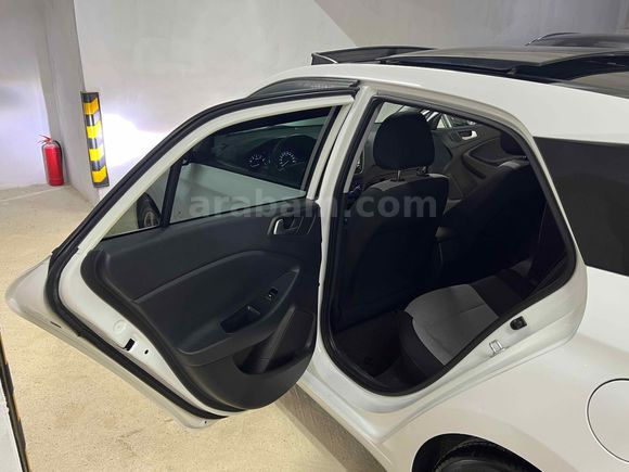 Sahibinden Hyundai Cam Tavan i20 1.2 MPI Style 2015 Model 