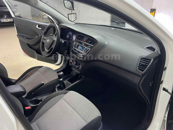 Sahibinden Hyundai Cam Tavan i20 1.2 MPI Style 2015 Model 