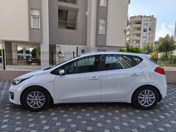 Sahibinden Kia Ceed 1.4 MPI Live 2017 Model