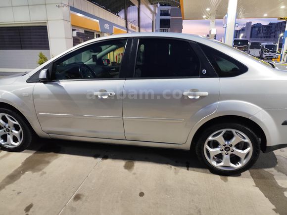 Sahibinden Ford Focus 1.6 TDCi Ghia 2006 Model
