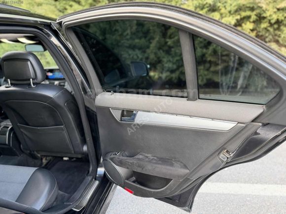 FAZLI BORAZAN AUTO'DAN DEĞİŞENSİZ BAKIMLI C220CDİ
