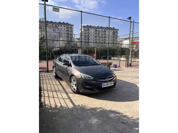 Temiz aile aracı Sahibinden Opel Astra 1.6 Edition 2012 Model 
