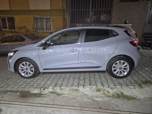 Sahibinden Renault Clio 1.0 TCe Evolution 2025 Model