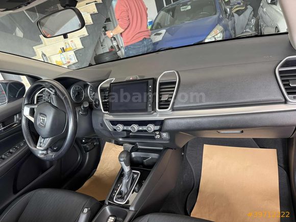KH OTOMOTİVDEN 2021 HONDA CITY 1.5 i-VTEC EXECUTIVE