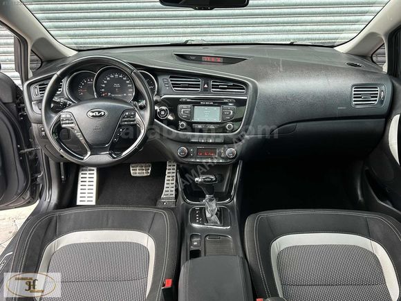 CAM TAVAN-DEĞİŞENSİZ-TRAMERSİZ-OTOMATİK-2013 MODEL-PREMİUM