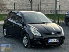 2011 MODEL HUNDAİ İ-20 1.4 CRDİ DİZEL MASRAFSIZ AİLE ARACI