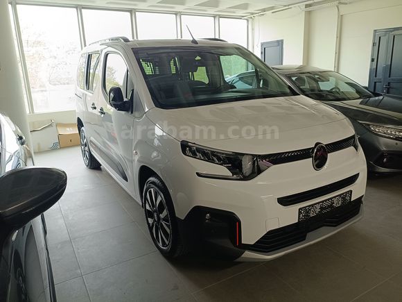 0 KM BERLİNGO MAX XTR DONANIM...