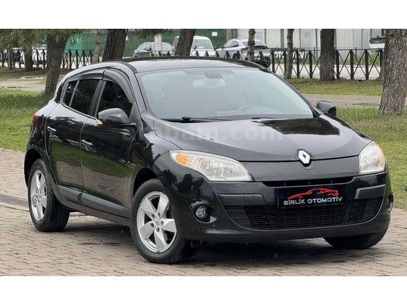 Galeriden Renault Megane 1.5 dCi Expression 2012 Model Bursa 209.996 km Siyah