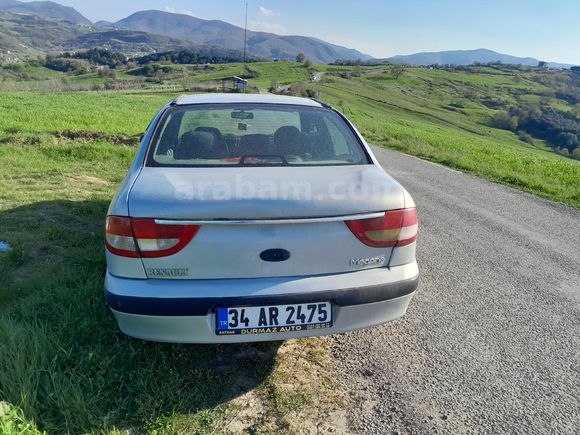 Acil satılık biniciye    Renault Megane 1.6 Expression 2003 Model  316.000 km Gri
