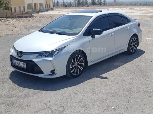Sahibinden Toyota Corolla 1.5 Flame X-Pack 2022 Model