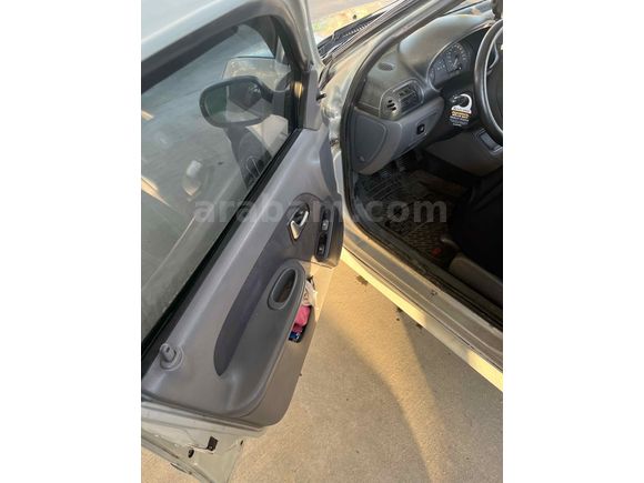 Sahibinden Renault Clio 1.4 RTA 2000 Model  310.000 km Gri