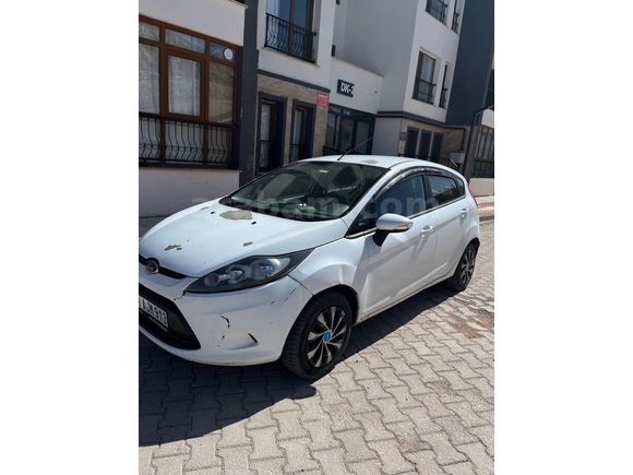 Sahibinden Ford Fiesta 1.4 TDCi Trend 2011 Model  249.000 km Beyaz
