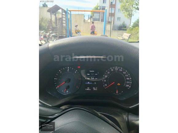 SOFTCAR DAN RENAULT CLİO 1.5 BlueDCİ 113 BİN KM