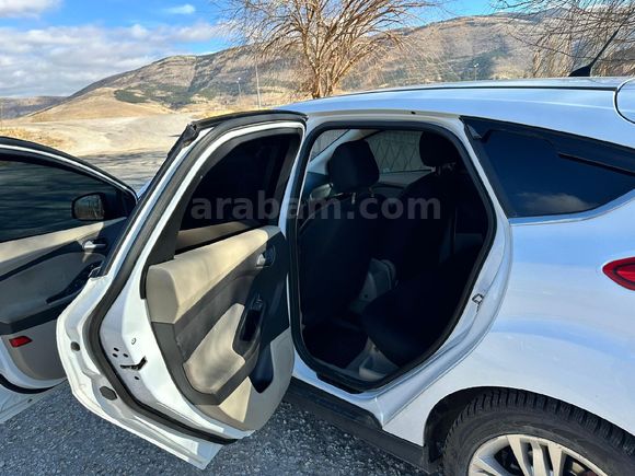 Sahibinden Ford Focus 1.6 TDCi Titanium 2012 Model  222.000 km Beyaz