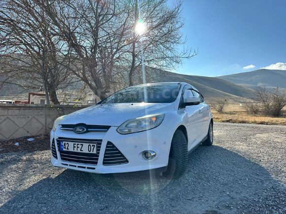 Sahibinden Ford Focus 1.6 TDCi Titanium 2012 Model  222.000 km Beyaz